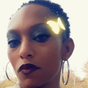 Meet your Posher, Renita